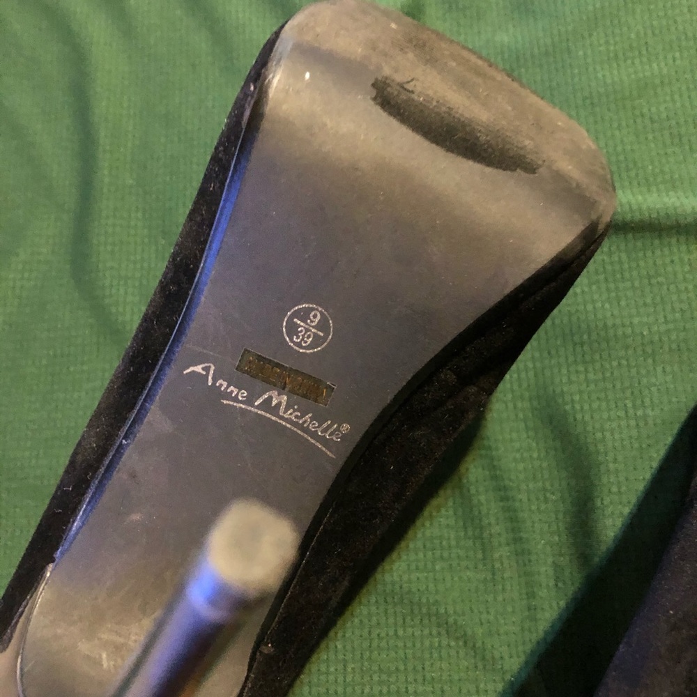 Basic Black Pumps - image 4